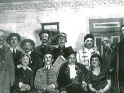 Grup de actori amatori de la Seminarul Teologic din Chișinău