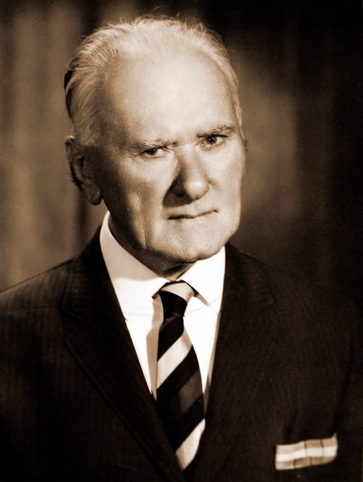 12004937_701626643304035_1985107857817503146_n