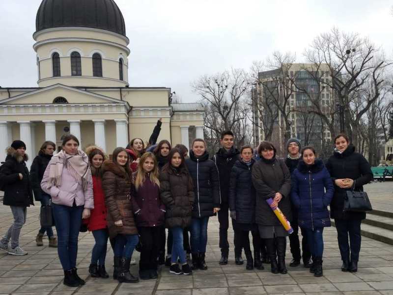 Serviciul BiblioTur continuă…