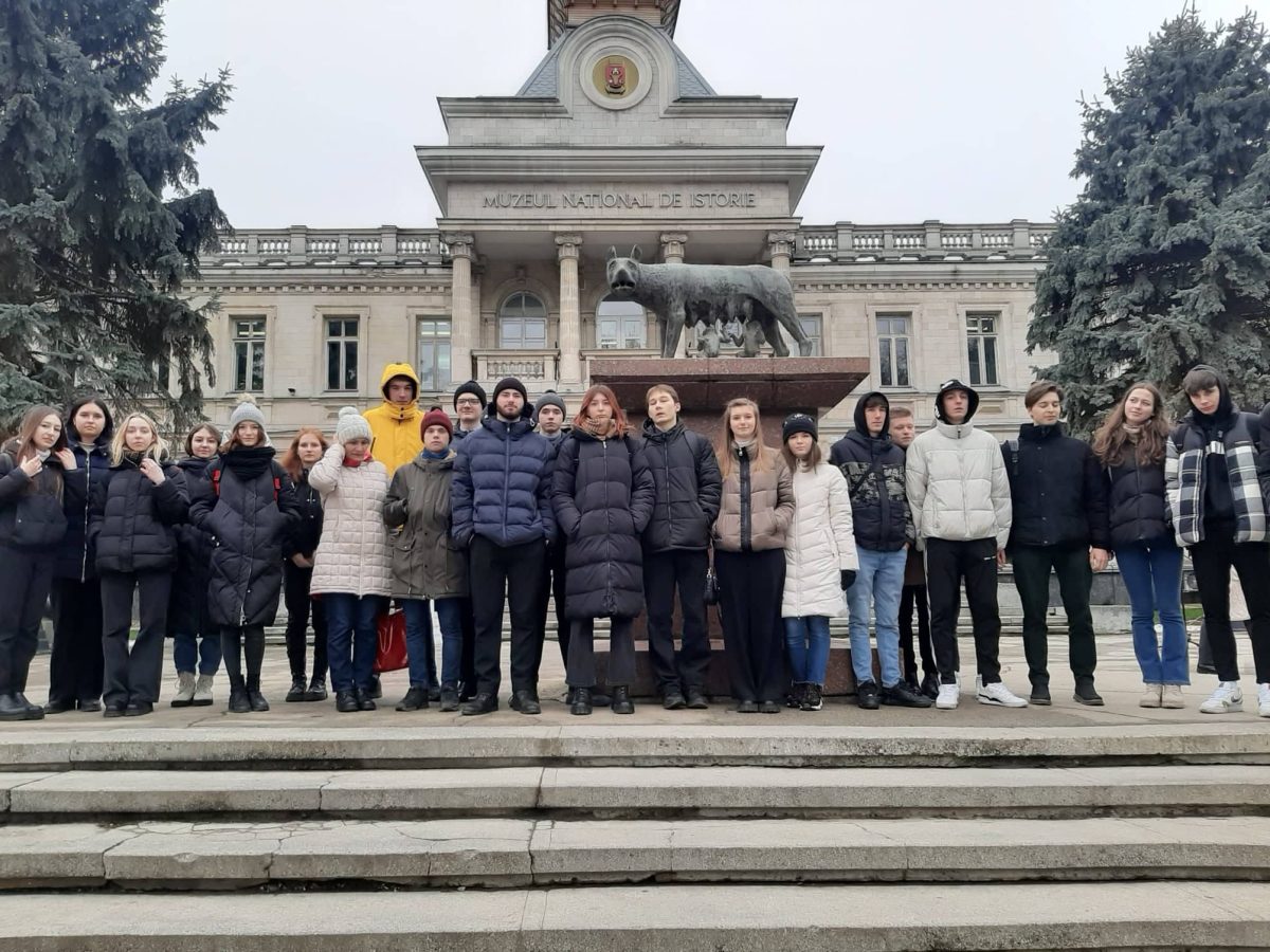 O lecție de istorie pe străzile Chișinăului